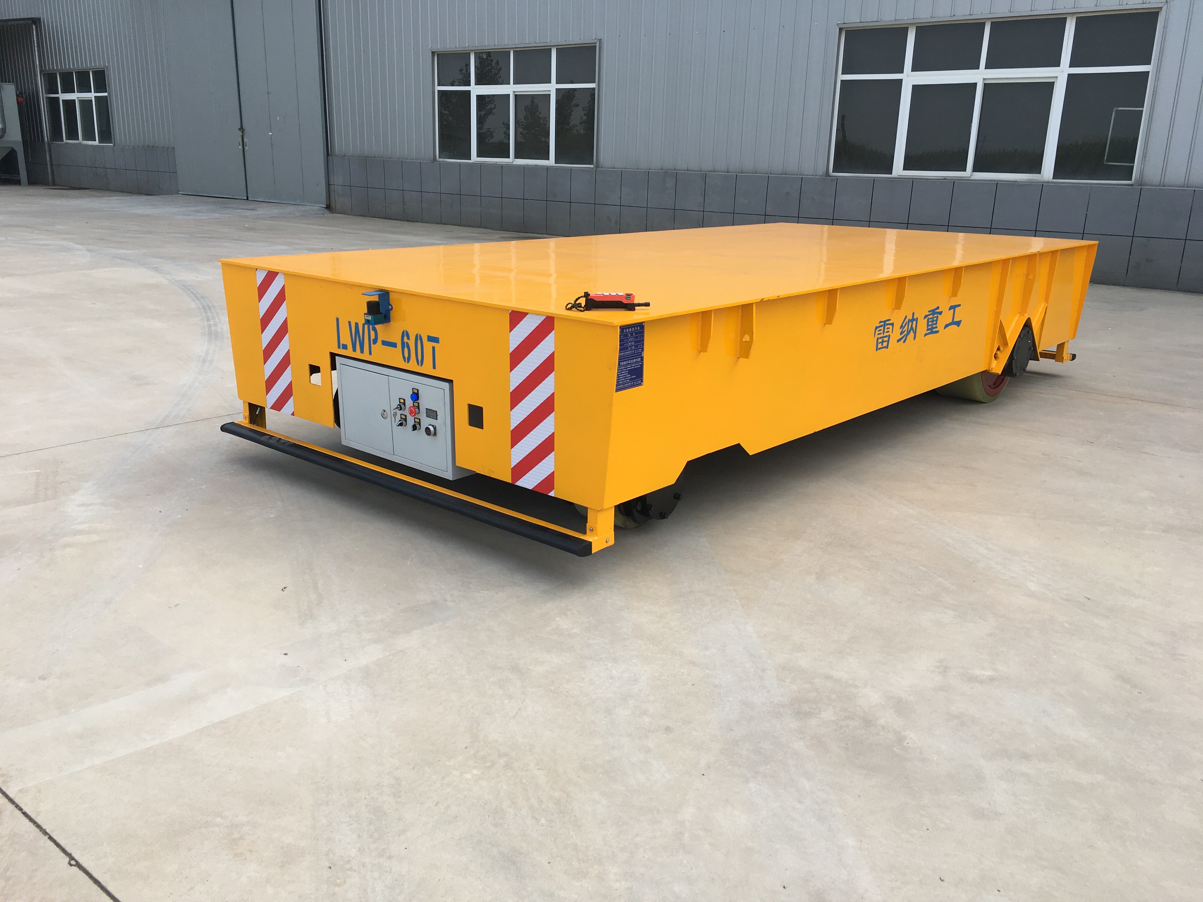 無軌電動平板車使用時發熱應當如何處理？